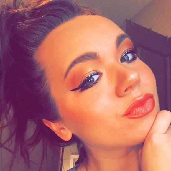 Meet your Posher, Andie - Picture 1 of 1